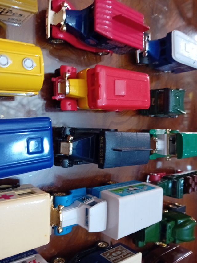 18 coches antiguos  de coleccion