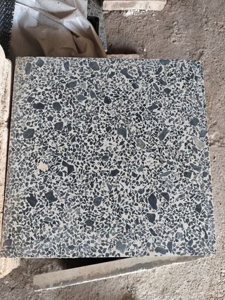 37 Rajola terrazo 40x40x3 cm