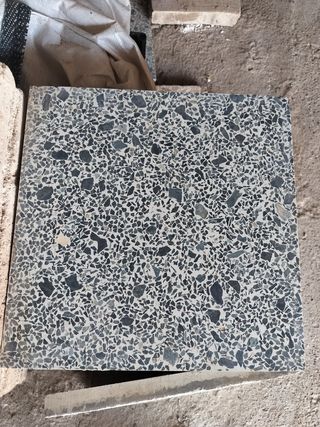 37 Rajola terrazo 40x40x3 cm