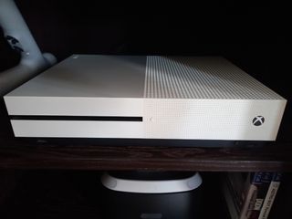 Xbox One S. 1 TB