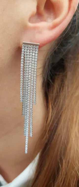 Brincos compridos com zirconias