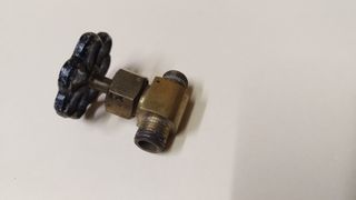 Llave de paso antigua