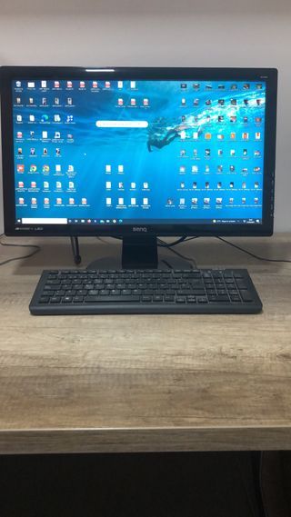 Torre PC Acer Aspire XC-330
Pantalla BENQ 
Teclado