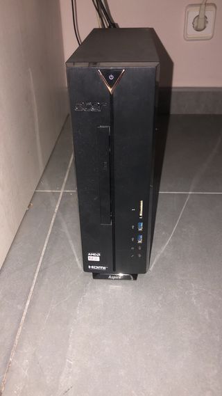 Torre PC Acer Aspire XC-330
Pantalla BENQ 
Teclado