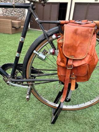 Bicicleta antigua Esbelta