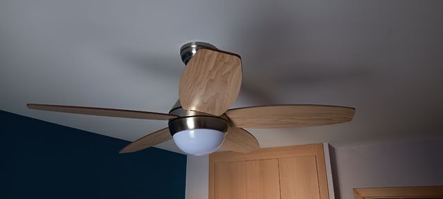 Ventilador de techo con luz, energysilence 495