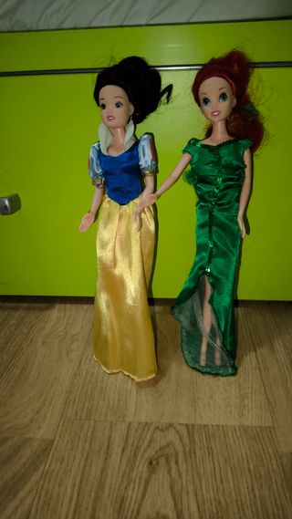 Muñecas Blancanieves y ariel disney