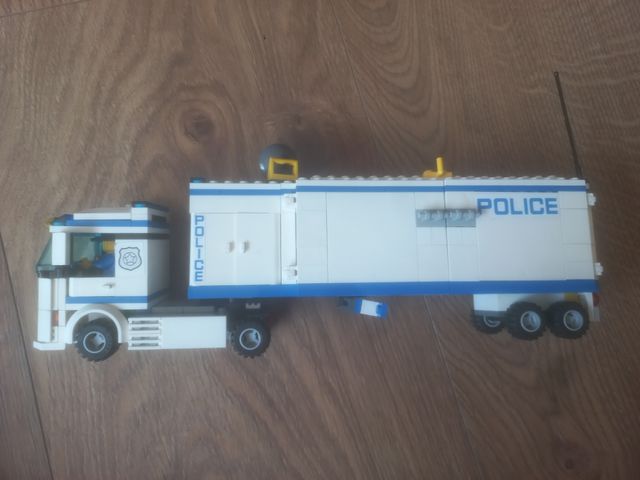 Lego City 60044: Unidad móvil de policía