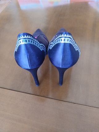 Stilettos Eram azules, talla 37