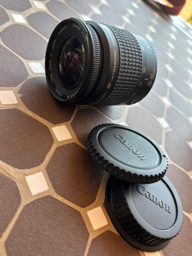 Cámara Canon EOS 5 + accesorios