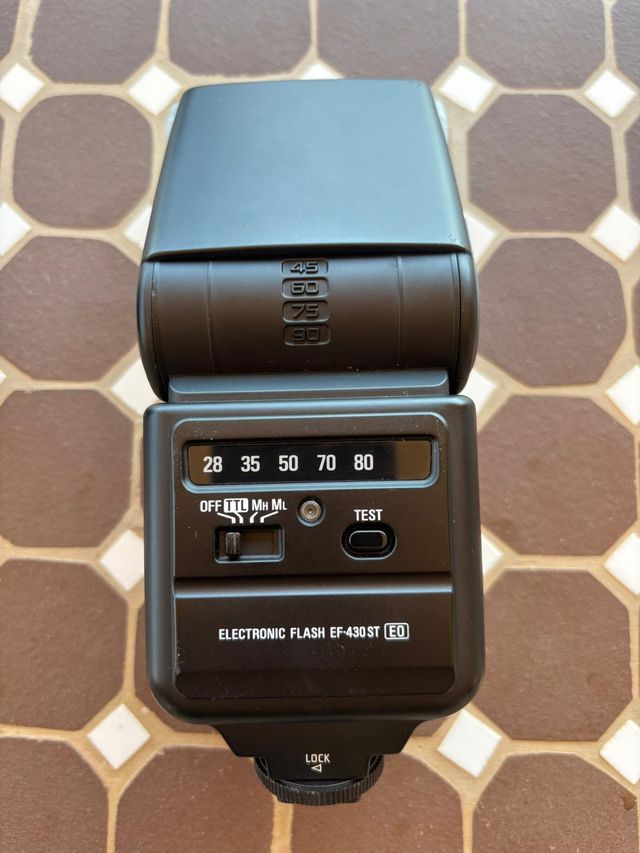 Cámara Canon EOS 5 + accesorios