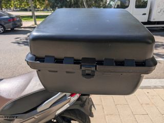 Baúl moto Kymco, Delivery.