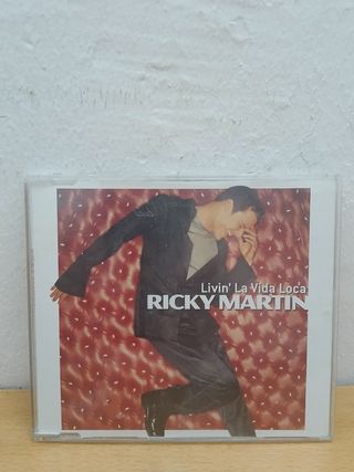Ricky Martin Lote CD Latino, 25 euros.