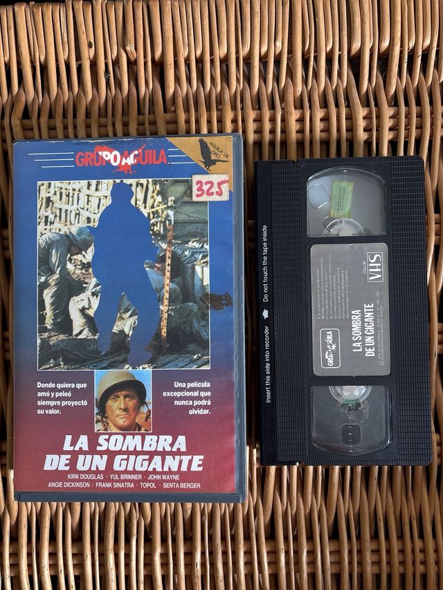 VHS La Sombra de un Gigante