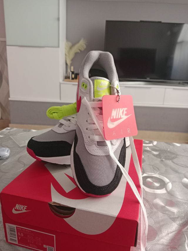 Nike Air Max 1Gris ,Blanco,rojo - 38