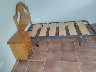 Cama individual madera + mesita