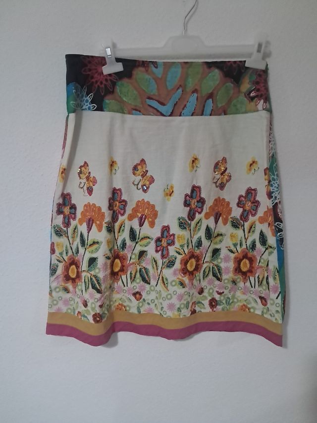 DISTINTAS Faldas Desigual- Talla S y M