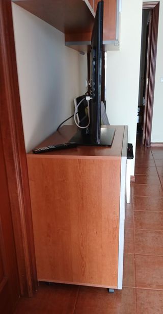 Mueble TV o auxiliar madera