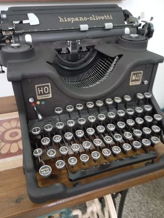 Máquina escribir Hispano Olivetti M40