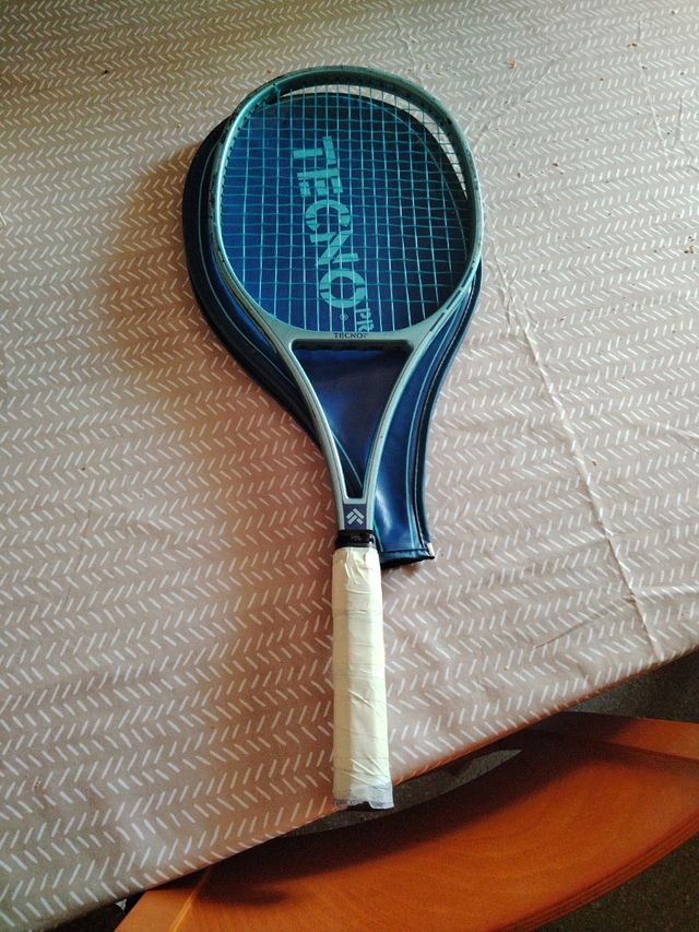 Raqueta Tenis Techno Pro con su funda .pelotear !!