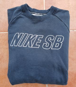Sudadera Nike SB negra