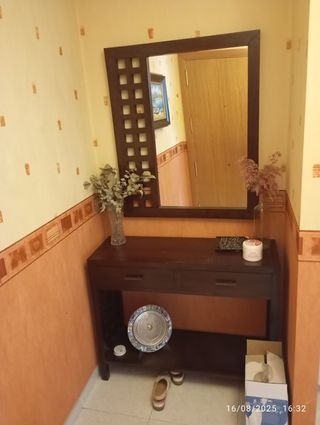 Aparador con espejo - Madera