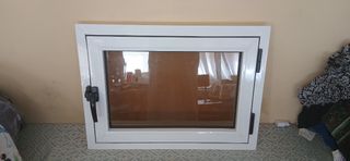 Ventana aluminio blanca