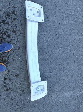 Barra parachoques trasera Tesla Model 3