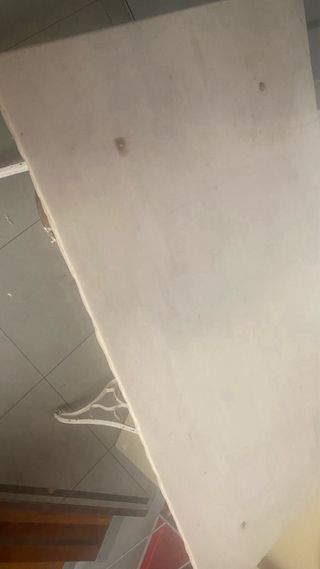 Mesa vintage blanca de mármol