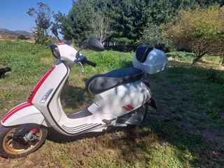 Vespa Primavera: ¡Scooter impecable!Año 2021
