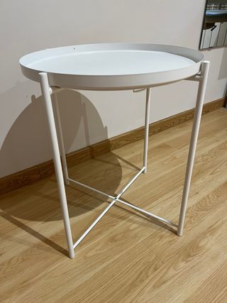 Mesa auxiliar Ikea blanca metal