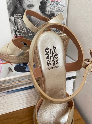 Sandalias cuña Latouche doradas