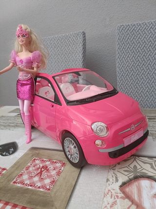 Auto rosa Barbie Fiat 500