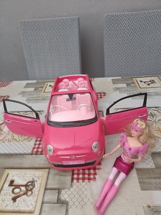 Auto rosa Barbie Fiat 500