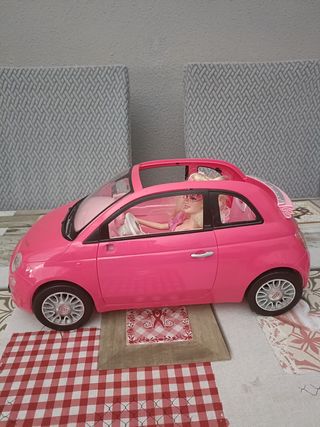 Auto rosa Barbie Fiat 500
