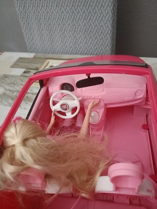 Auto rosa Barbie Fiat 500