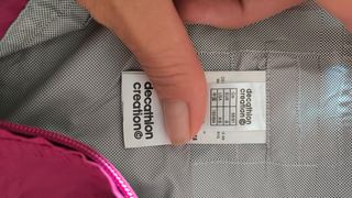 Chubasquero Decathlon rosa talla S