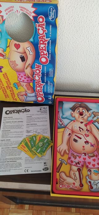 Juegos de mesa: Gloom, Hedbanz, Operación, palabra