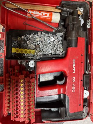 Pistola clavos Hilti DX 450