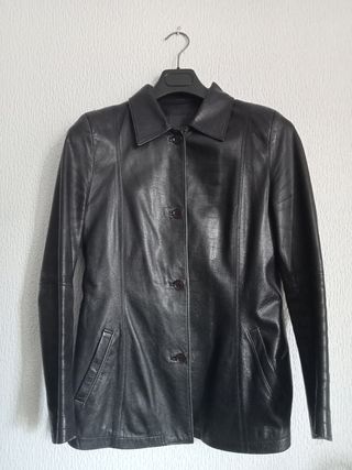 Chaqueta negra piel