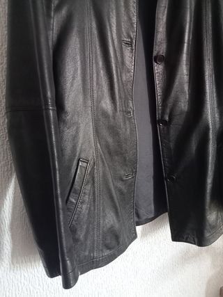 Chaqueta negra piel