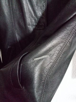 Chaqueta negra piel
