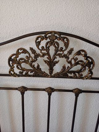 Cabecero hierro forjado. Negro-dorado