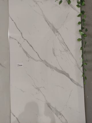 Revestimiento pared efecto mármol