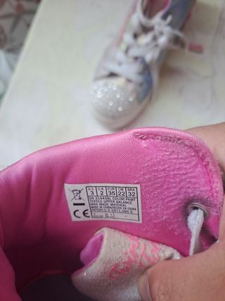 Zapatillas Skechers niña, plateadas y rosas