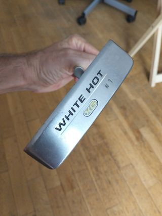 Putter Odyssey White Hot XG Nro 1 con funda