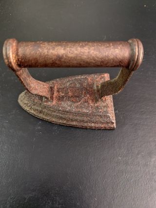 Plancha de hierro antigua