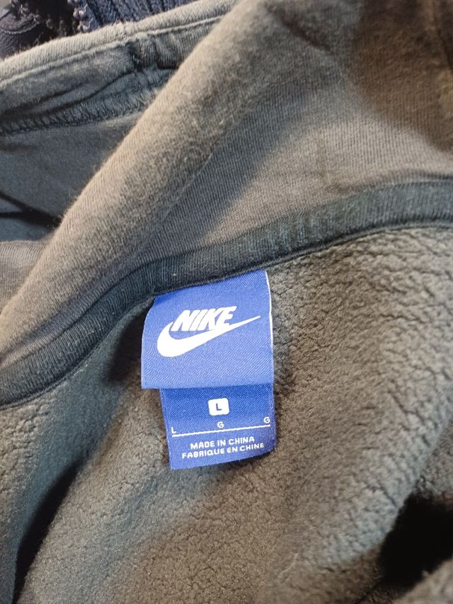 Chaqueta Nike VintageSkater Gris EstampadoVertical