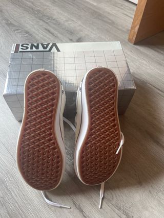 Vans x MoMA Old Skool