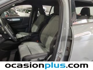 Volvo XC40 B3 G Momentum Pro Auto 120 kW (163 CV)